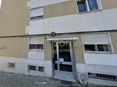 Apartamento para comprar em Linda-a-Velha, Portugal