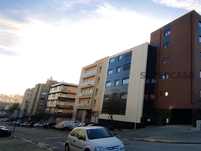 Apartamento T1 para arrendamento na Rua Castelo da Maia Ginásio Clube