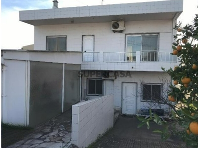 Apartamento T3 Triplex à venda na Rua das Palmeiras