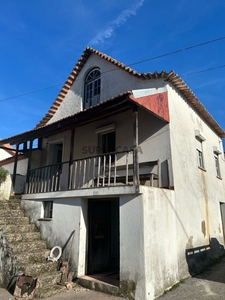 Casa Antiga T2 à venda na Rua Desembargador Taborda