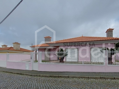 Casa Térrea T3 à venda na Rua Duarte de Oliveira