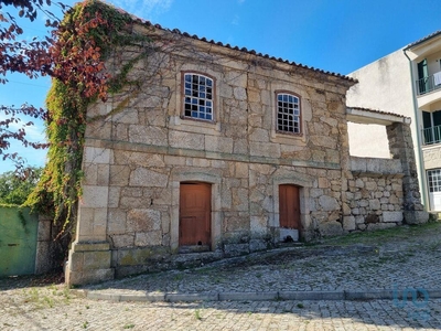 Casa tradicional em Guarda de 388,00 m²