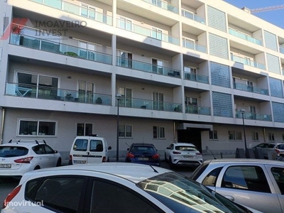Excelente apartamento T2 junto ao Glicínias, no centro de Aveiro
