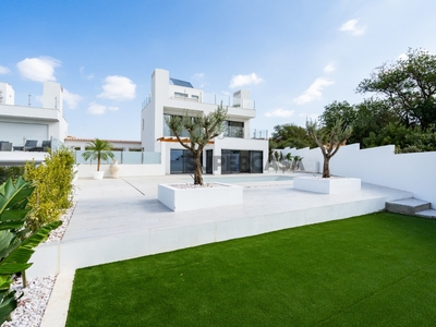 Villa T4 Duplex à venda em Almancil