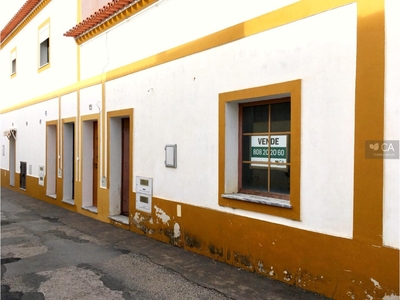 Loja para venda com 79,5m² situada em Safara, concelho de Moura
