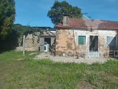 Moradia térrea em pedra para reconstrução,