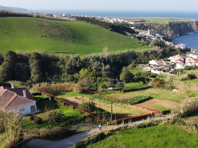 Terreno Rústico no Centro do Porto Formoso: Oportunidade Única para Desfrutar da Natureza e Vistas Deslumbrantes