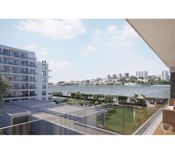 Vila-nova-de-gaia-Apartamento T4 com varanda (AR 04245)