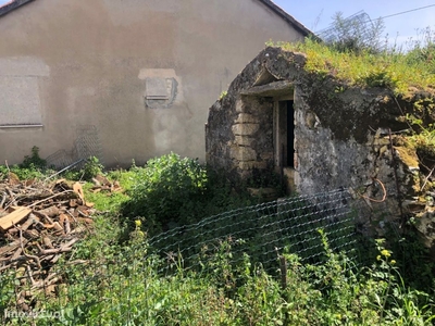 Casa Em Ruinas com Terreno para reconstruir-Casais Santa Teresa