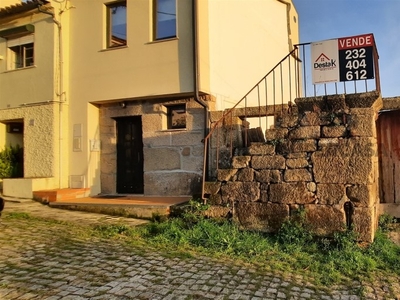 Casa Antiga T0 à venda em São Pedro do Sul, Várzea e Baiões