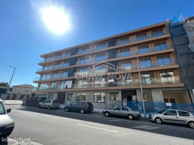 Apartamento novo T1 com 51m2 situado na rua do Almada, Porto.