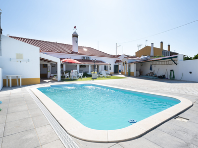 Moradia T6+2 c/ piscina, anexo e logradouro em lote de 563 m2 em Azinheira dos Barros (VISITA VIRTUAL DISPONIVEL) | Grândola, Setúbal