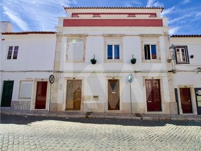 Charming city villa in the center of Estremoz, investment opportunity!