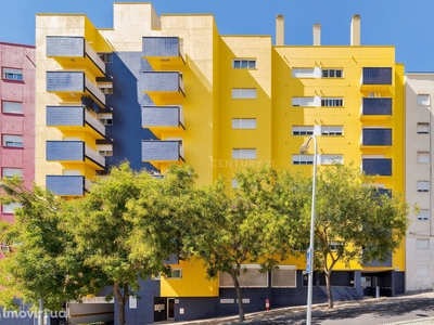 Apartamento T2 Olaias- Lisboa com Parqueamento e arrecadação