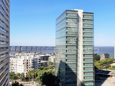 Escritório com vista rio e estacionamento - Lisboa,