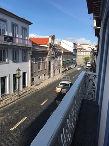 Loja na Rua da Palha,