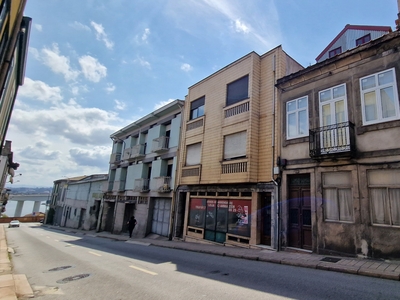 T0 novo com terraço para arrendar no Porto (Freixo)