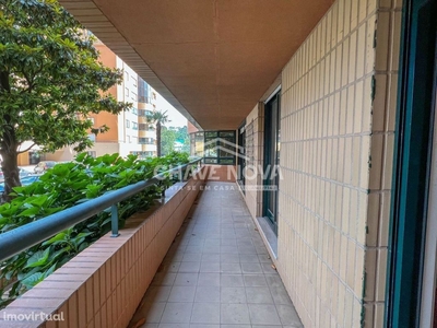 Apartamento T2 com uma área total de 157 m2 em São Pedro da Afurada