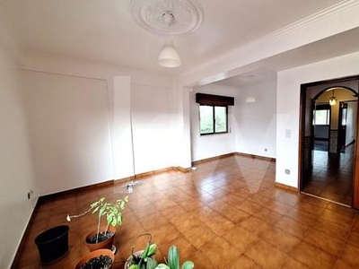 Apartamento T2 | R/Chão alto | Cozinha equipada