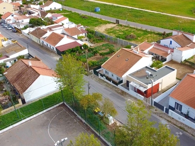 Moradia Isolada de 2021, com Jardim e excelente espaço exterior, na Cascalheira, Pinhal Novo