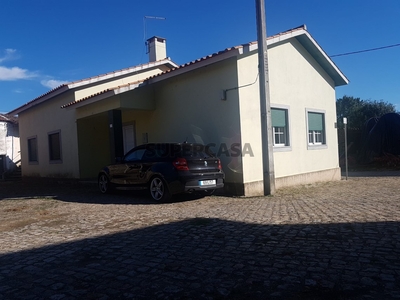 Casa Térrea T3 à venda em Izeda, Calvelhe e Paradinha Nova