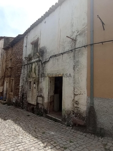 Casa Antiga T1 à venda em Escalos de Baixo e Mata