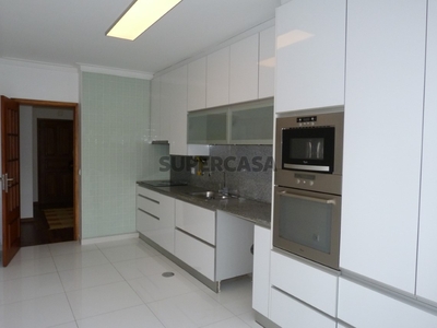 Apartamento T3+1 para arrendamento em Braga (Maximinos, Sé e Cividade)