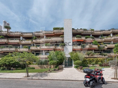Apartamento T2 para arrendamento em Queluz e Belas