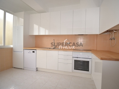 Apartamento T2 para arrendamento em Oeiras e São Julião da Barra, Paço de Arcos e Caxias