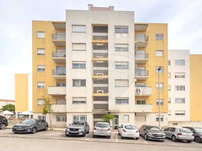 Apartamento T3 à venda em Santo António da Charneca, Barreiro