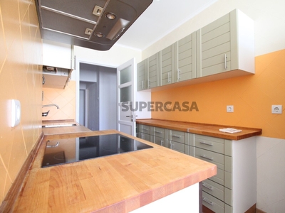 Apartamento T3 para arrendamento em Algés, Linda-a-Velha e Cruz Quebrada-Dafundo