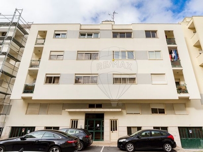 Duplex T4 à venda em Algés, Linda-a-Velha e Cruz Quebrada-Dafundo, Oeiras