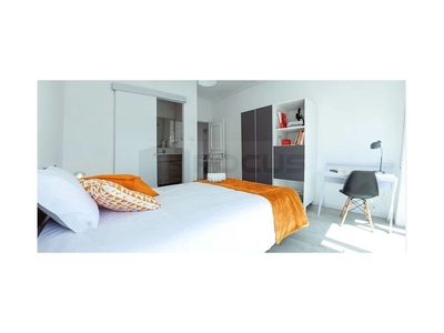 Apartamento preparado para alojamento c/ 6 suites, Avenid...