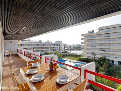 Apartamento T1 + 2 para venda na Marina de Vilamoura, inserido em cond