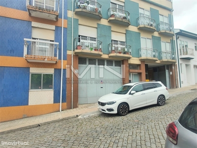 Armazém - Entrada da cidade do Porto - 447 M2