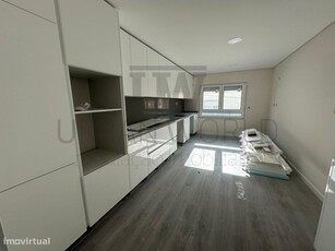Apartamento T3 Duplex - NOVO - Casal de Cambra