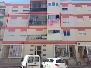 Apartamento T3 para remodelação integral nas Paivas