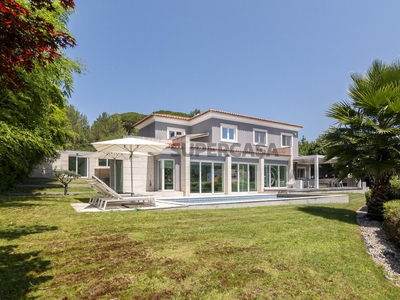 Villa T4 Duplex à venda em S.Maria e S.Miguel, S.Martinho, S.Pedro Penaferrim