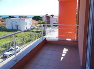 Apartamento T3 com excelente localização a 5 minutos a pé da praia de Salgueiros, em Canidelo.