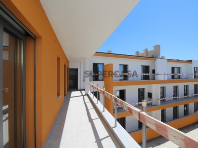 Apartamento T2 à venda em Alcantarilha e Pêra