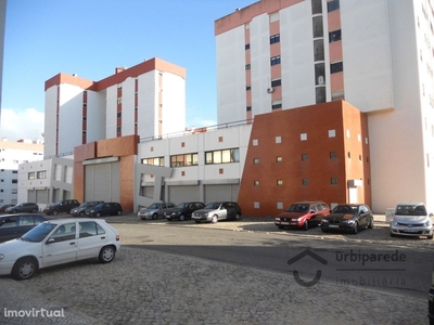 Centro Comercial com 3 pisos Novo a Estrear em São Doming...