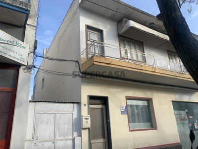 Moradia T3 Duplex à venda na Rua Manuel dos Santos Vaquinhas