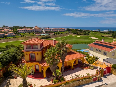 Villa de estilo mediterrânico com vista para o Oceano Atlântico