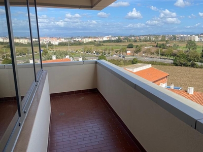 Apartamento T3 com excelente exposição solar e vistas deslumbrantes no centro do bairro do liceu, Aveiro.