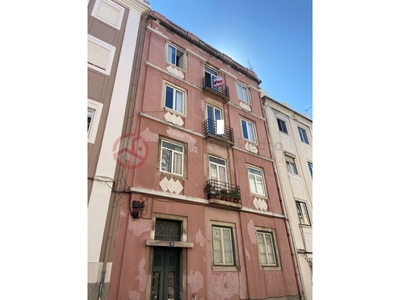 Prédio com 5 apartamentos no centro de Lisboa