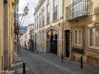 Prédio devoluto, junto à Avenida da Liberdade, Lisboa