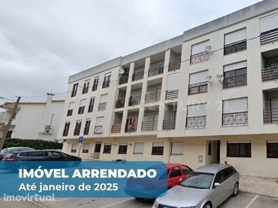 Apartamento T2, para Investimento, em Aires, Palmela