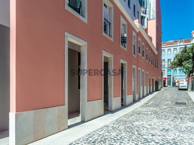 Apartamento T2 à venda na Rua José Dias Coelho