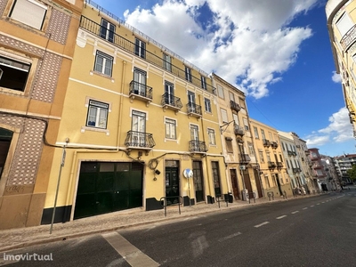 Apartamento T2 C/ Varanda em Arroios, Lisboa