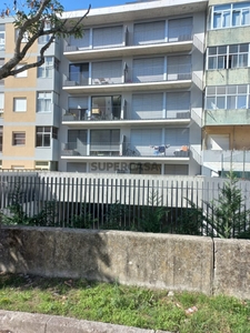 Apartamento T2 para arrendamento na Rua de Pedro Hispano